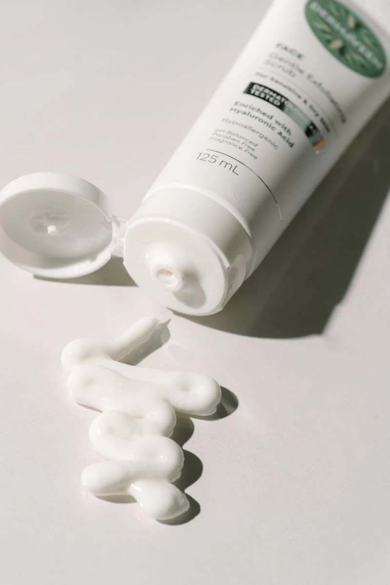 Thumbnail DermaVeen Gentle Exfoliating Face Scrub 125ml