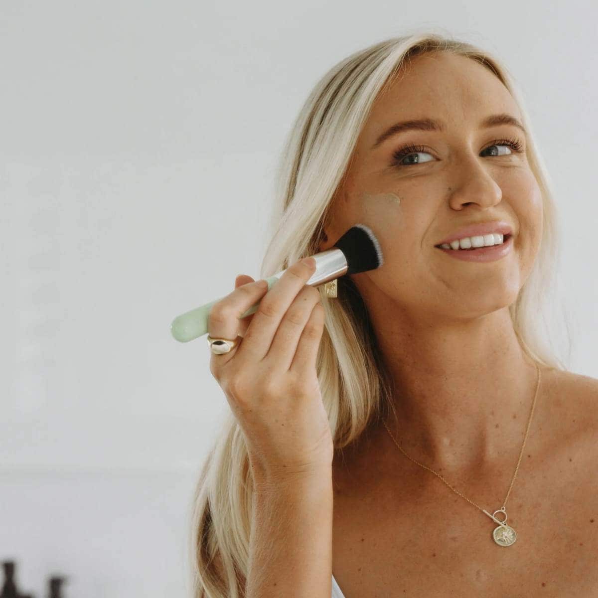 Thumbnail Avocado Zinc SPF Brush