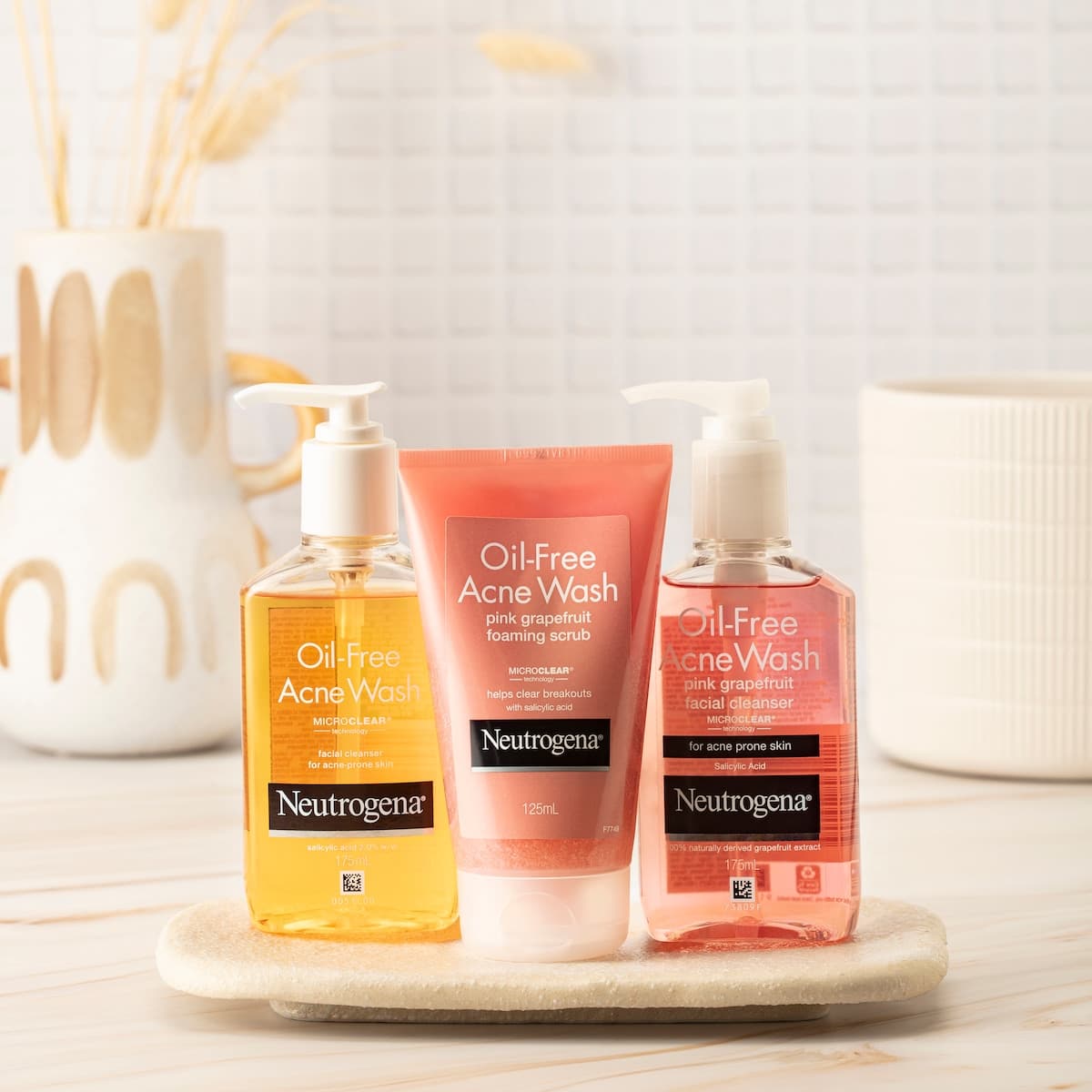 Thumbnail Neutrogena Oil-Free Acne Wash 175ml