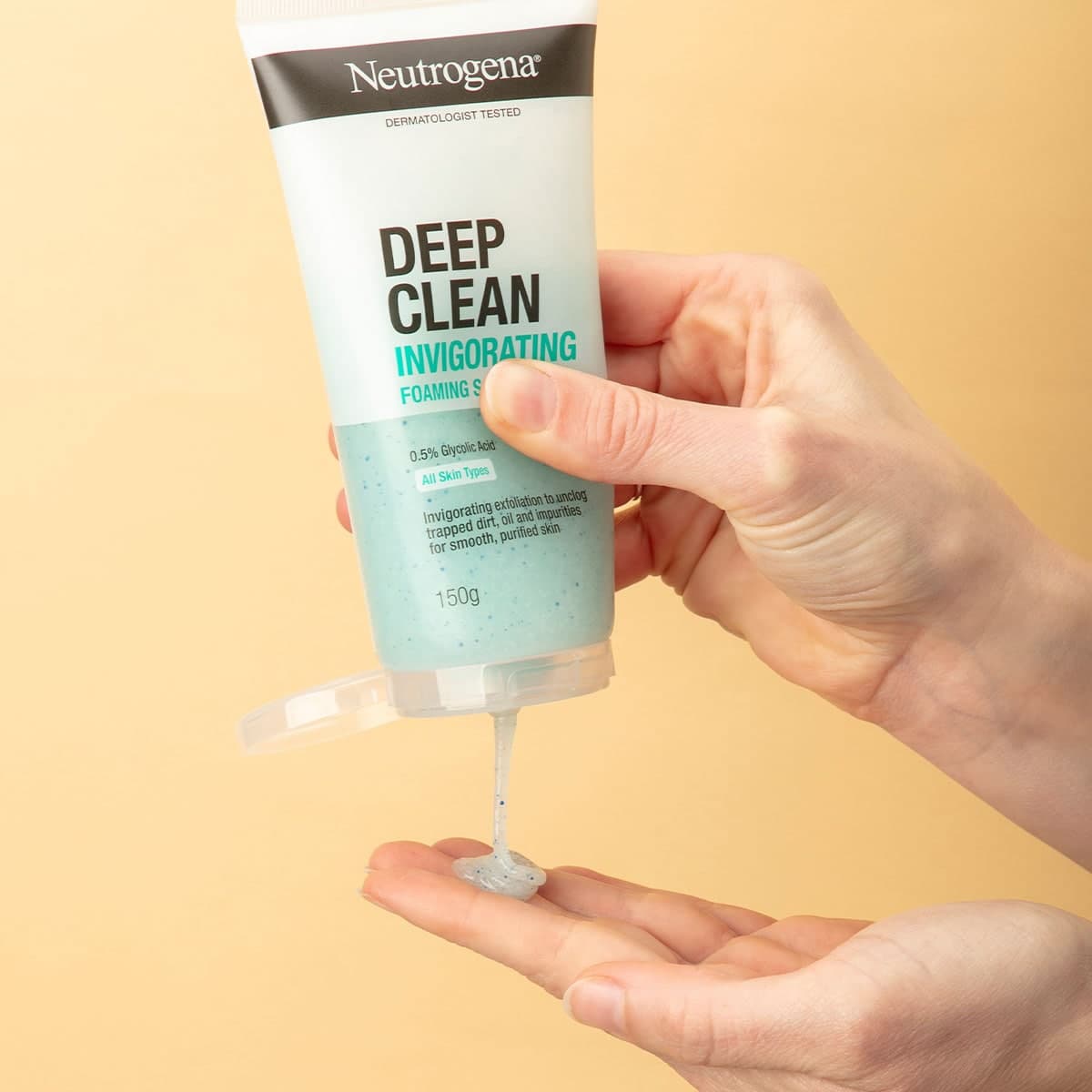 Thumbnail Neutrogena Deep Clean Invigorating Foaming Scrub 150g