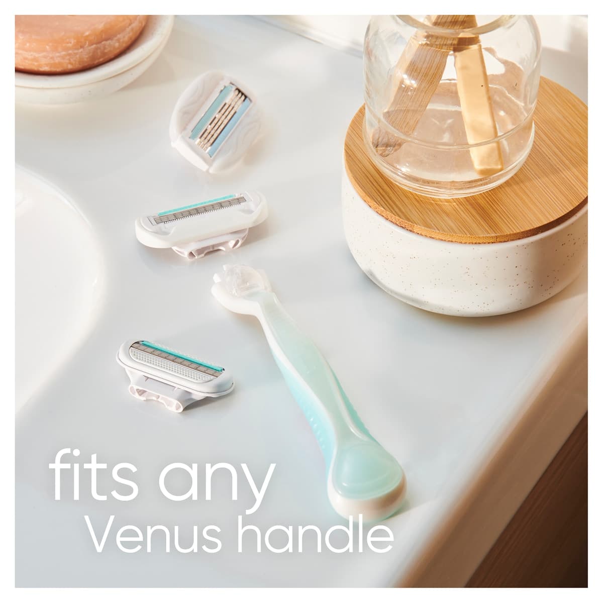 Thumbnail Gillette Venus Deluxe Smooth Sensitive Blade Refills 4 Pack