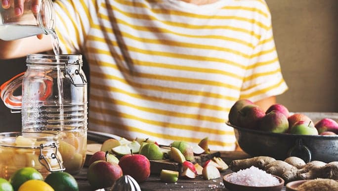 How can apple cider vinegar support gut health?